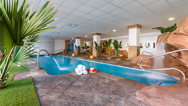 interior Senzia Spa Roquetas, circuito de aguas